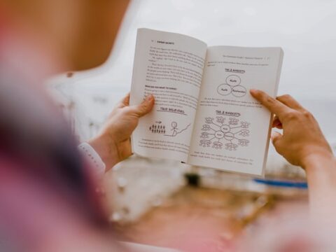 Jessy Wellmer: „Beim NDR sind Hunde verboten“/“Tagesthemen“-Moderatorin bedauert Haustier-Bann des Senders