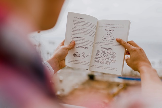 Jessy Wellmer: „Beim NDR sind Hunde verboten“/“Tagesthemen“-Moderatorin bedauert Haustier-Bann des Senders Jessy Wellmer: „Beim NDR sind Hunde verboten“/“Tagesthemen“-Moderatorin bedauert Haustier-Bann des Senders