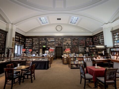 „Für sie wäre die Welt eine bessere, wenn jede Frau mit 18 einem Mann zugeteilt wird“