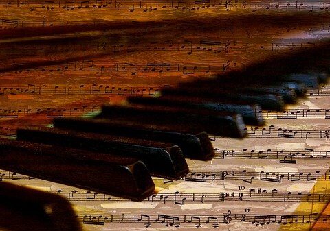 Warum Bridgerton fasziniert – Liebe, Rüschen und Diversität